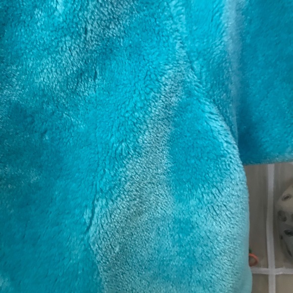 O-mighty blue fur crop top - Picture 2 of 5